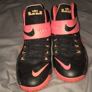Peach And Black LeBron’s Basketball Shoes